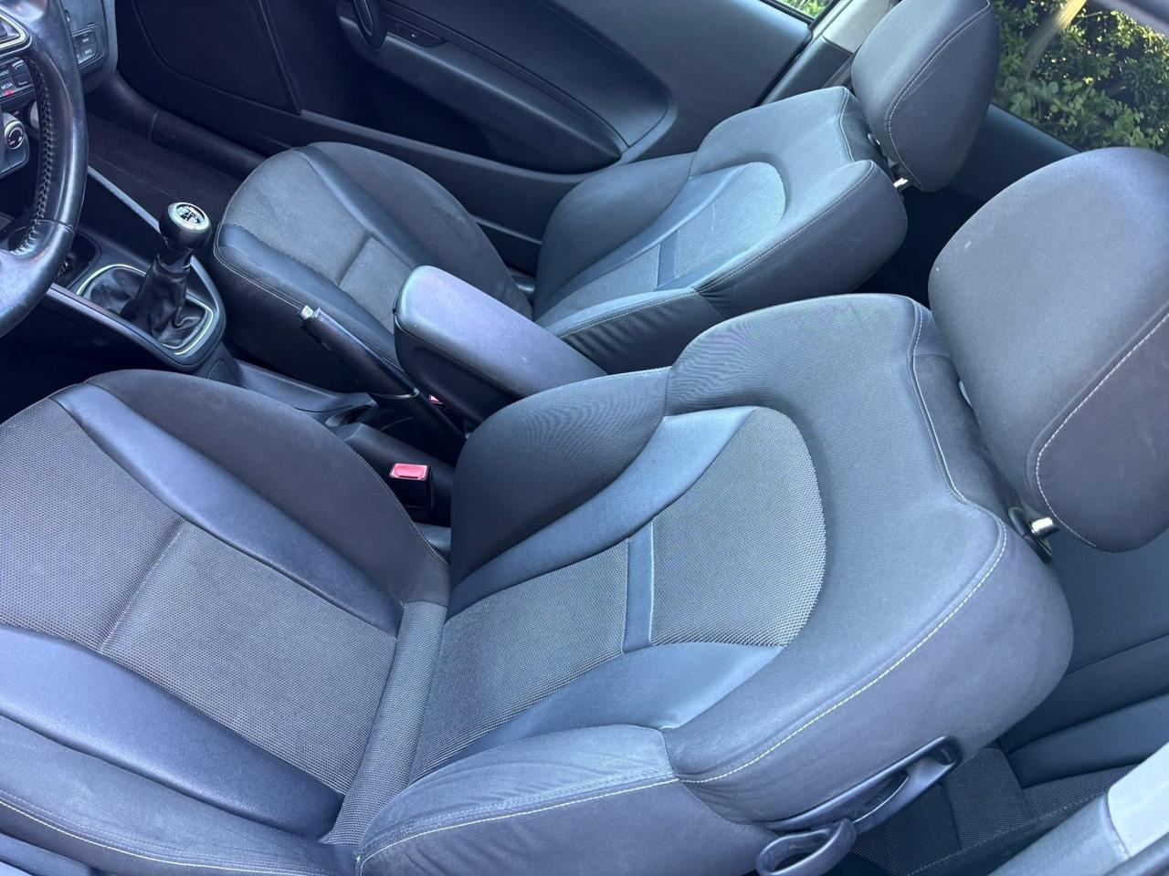 Audi A1 1.6 TDI 105 CV Attraction 281.000 KM TETTUCCIO APRIBILE