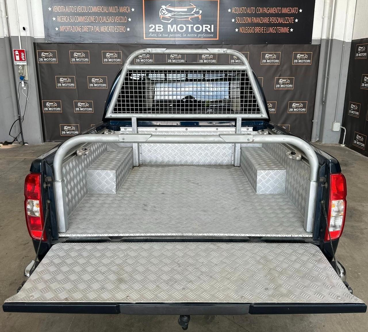 Nissan Navara 2.5 dCi 4 porte Double Cab XE