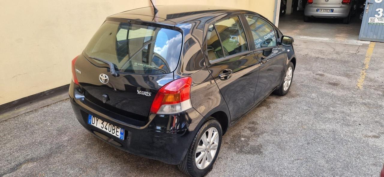 Toyota Yaris 1.0 5 porte Sol