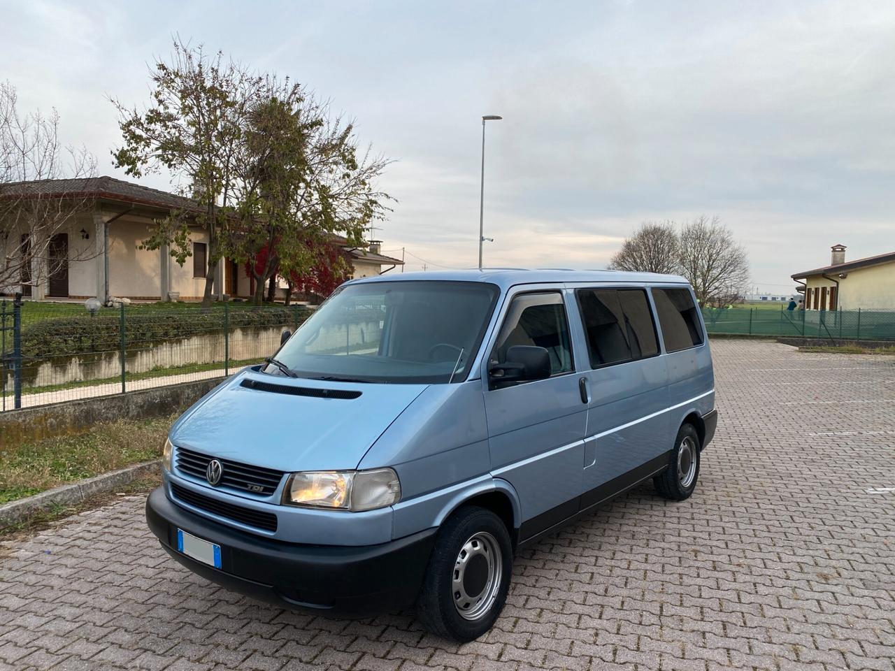 Volkswagen Caravelle 2.5 TDI 6Posti Autocarro