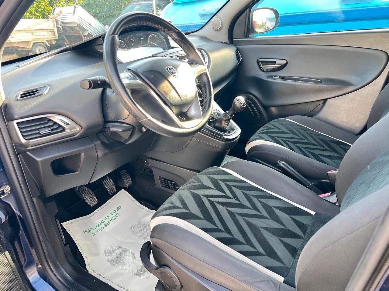 Lancia Ypsilon 1.3 MJT 95 CV 5 porte Platinum