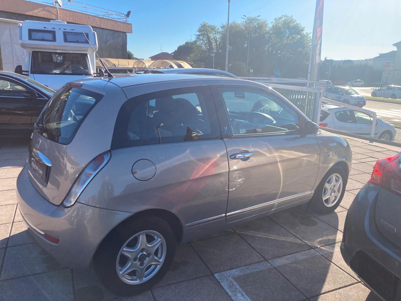 Lancia Ypsilon 1.4 Platino