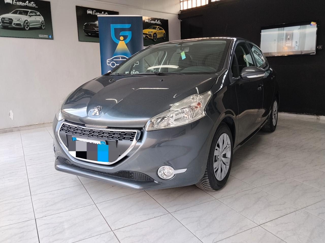 Peugeot 208 1.4 diesel 2015 CON GARANZIA
