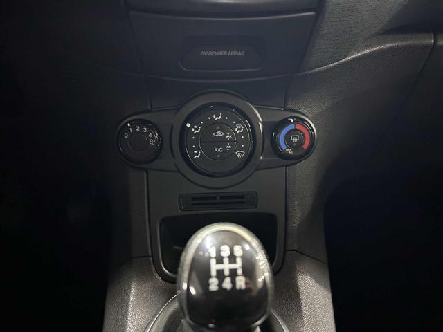 FORD Fiesta 1.4 3 porte Bz.- GPL Black & White Edition