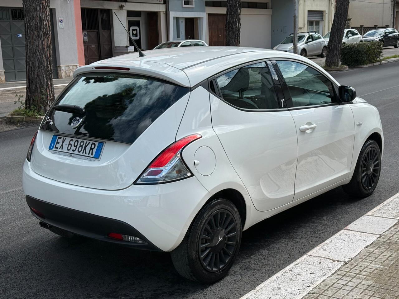 Lancia Ypsilon 1.2 69CV Elefant Bianco *KM 60.000
