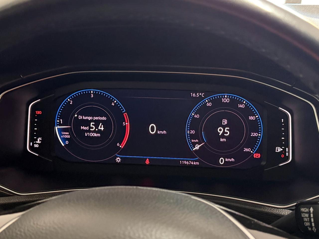 Volkswagen T-Roc 1.6 TDI 116CV SCR R-LINE 17" LED/CAMERA/NAVI