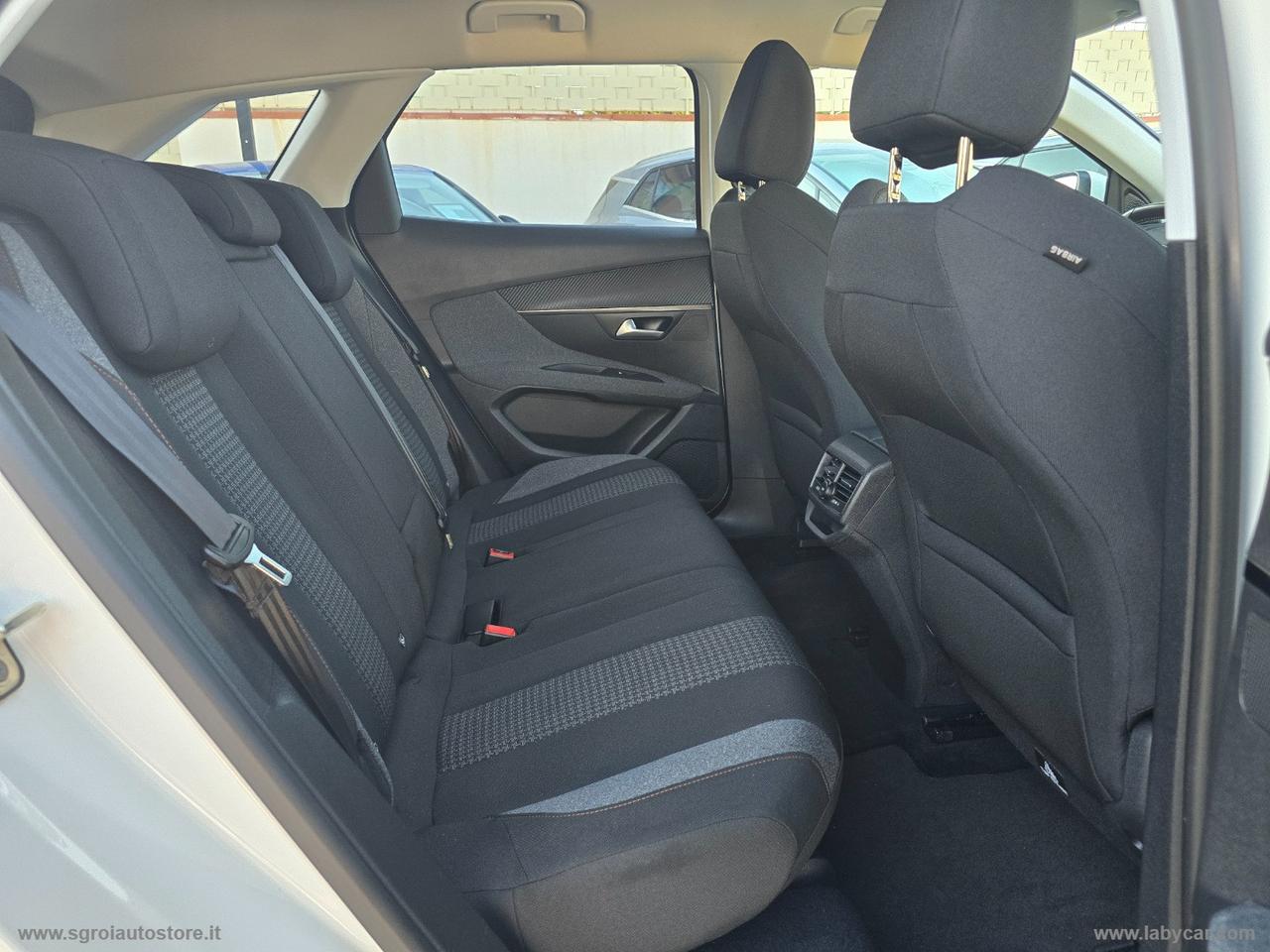 PEUGEOT 3008 BlueHDi 130 S&S EAT8 Business