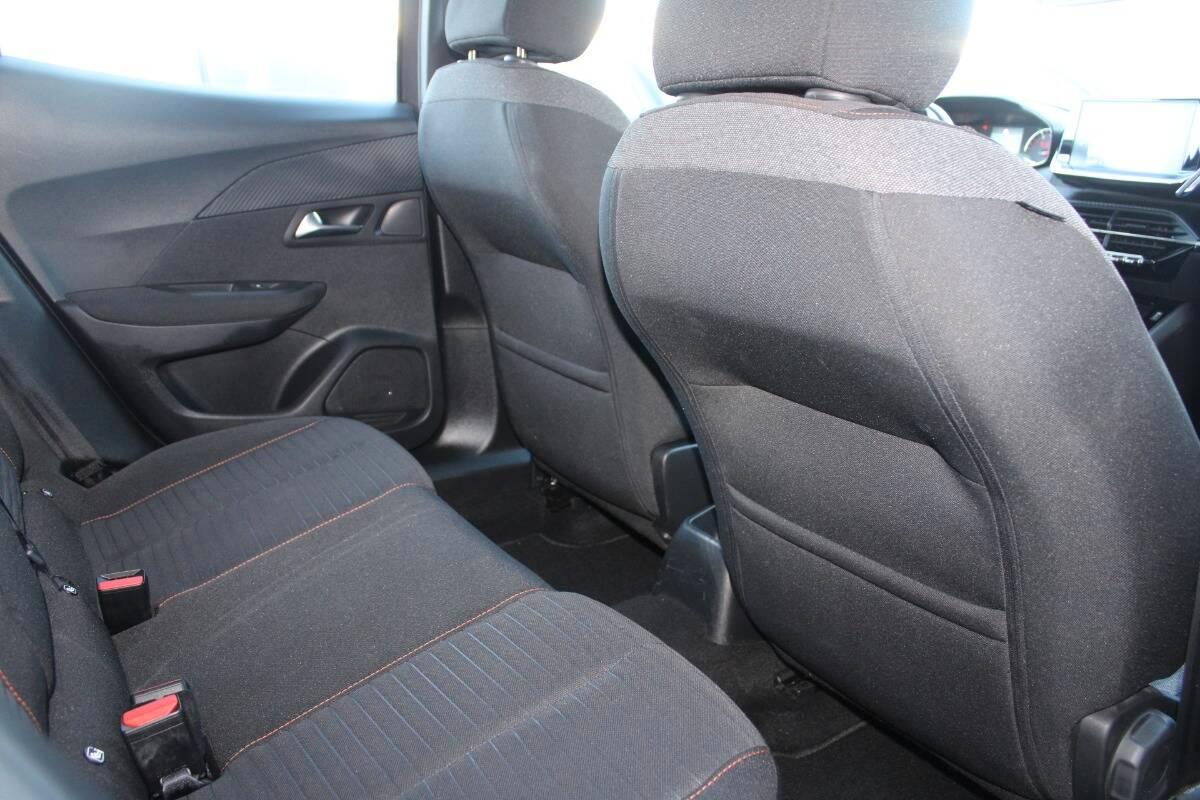 Peugeot 2008 1.5 bluehdi Active s&s 100cv Con NAVIGATORE
