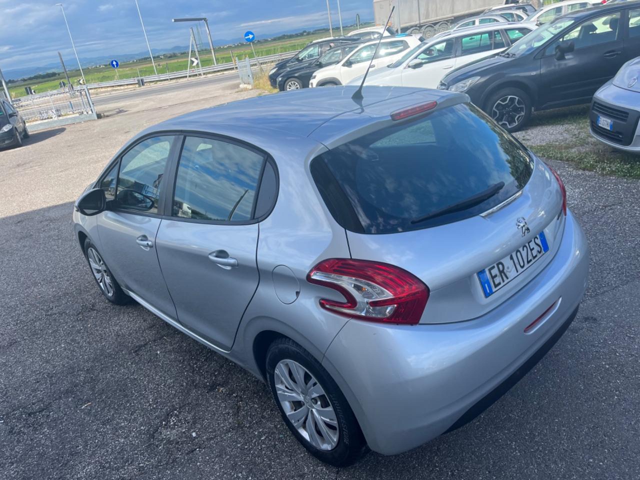 Peugeot 208 1.2 VTi 82 CV 3 porte Allure ok neopatentati