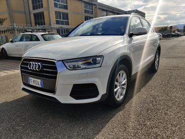 Audi Q3 2.0 TDI 120 CV Business