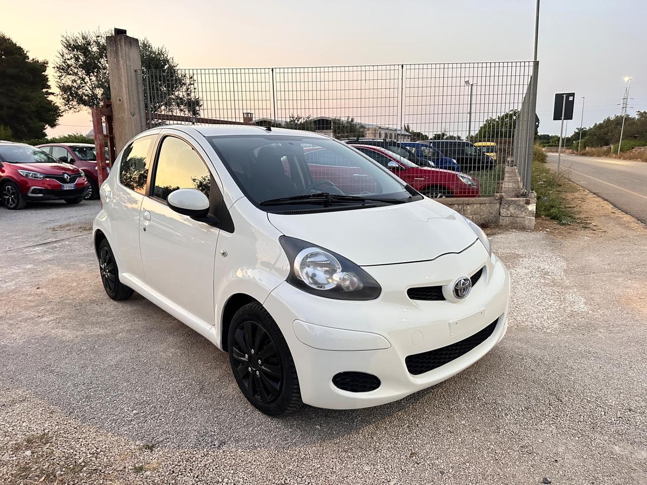 Toyota Aygo 1.0 5 porte Now-2010