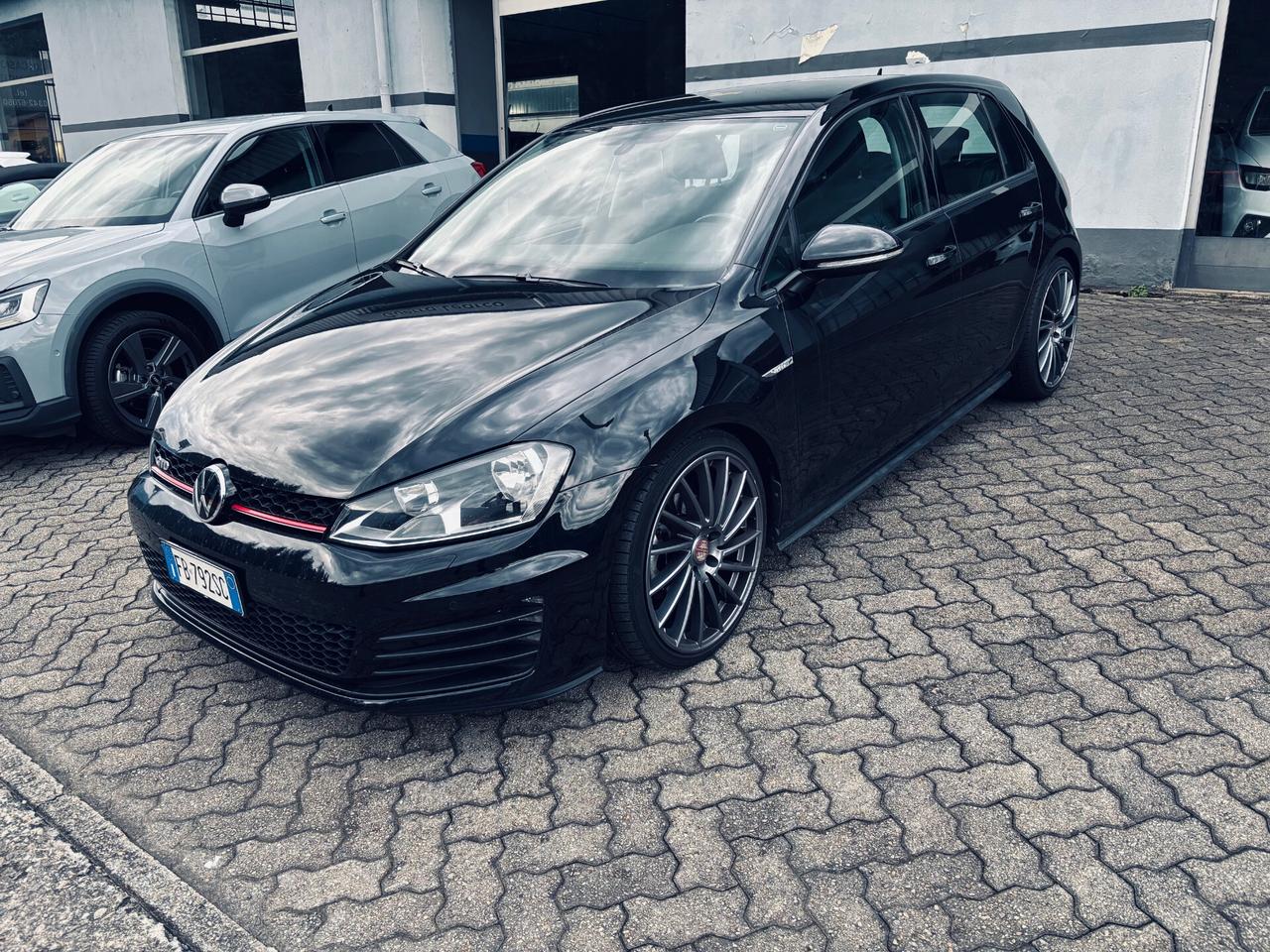 Volkswagen Golf 2.0 TDI 5p. Highline BlueMotion Technology