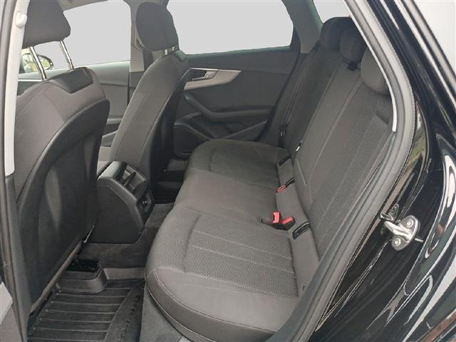 AUDI A4 Avant 30 2.0 TDI mHEV 136cv Business S tronic