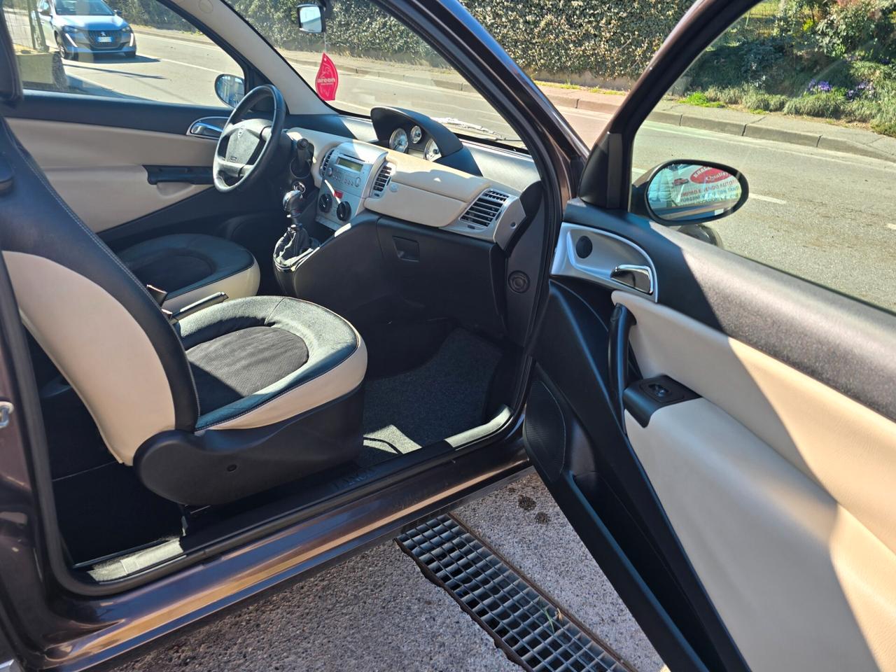 Lancia Ypsilon 1.2 Versus