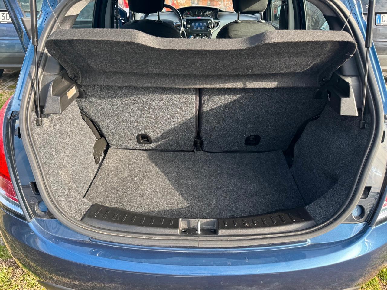 Lancia Ypsilon 1.0 FireFly 5 porte S&S Hybrid Ecochic Gold