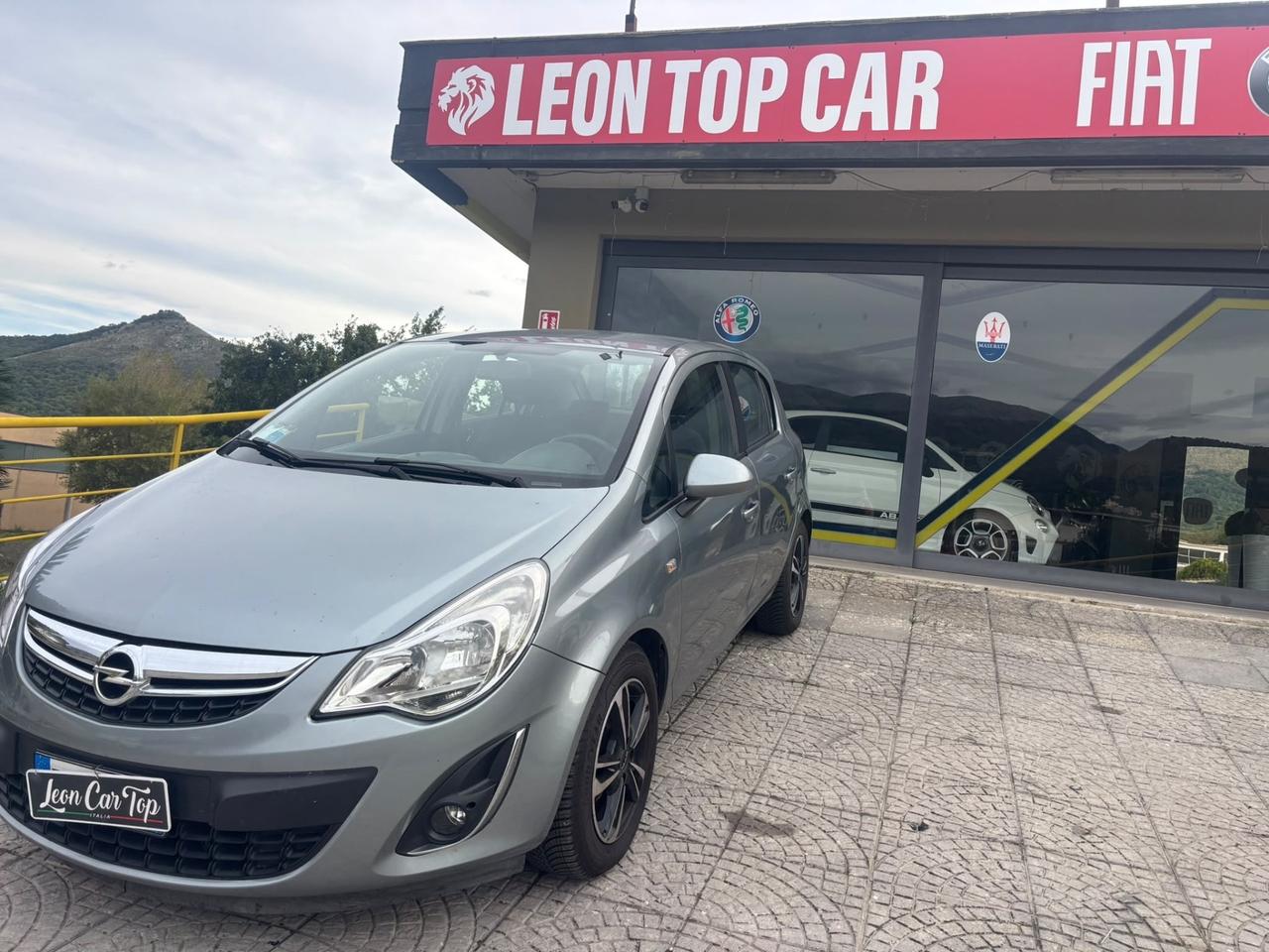 Opel Corsa benzina e metano anno 2013 garantita