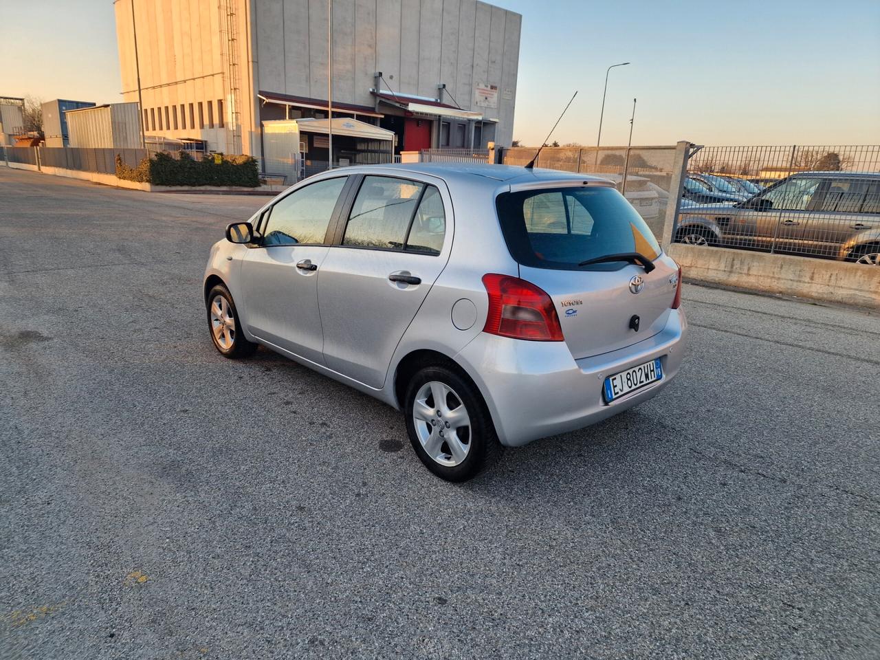 Toyota Yaris 1.0 5 porte