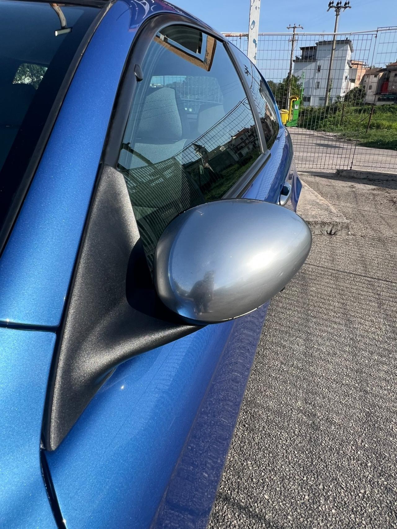 Alfa Romeo 147 1.9 JTD (120) 3 porte Black Line