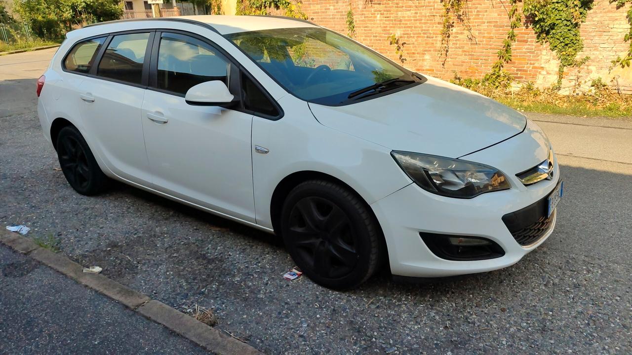 Opel Astra 1.4 Turbo 140CV Sports Tourer GPL