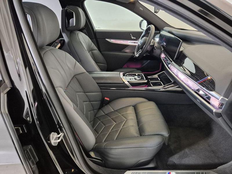 BMW Serie 7 G70 i7 xdrive60 MSport