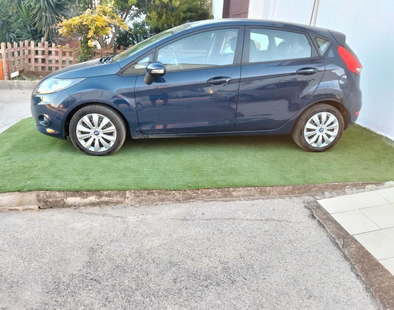 Ford Fiesta 1.4 TDCi 70CV 5 porte Titanium