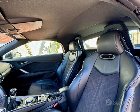 AUDI TT Roadster 2.0 TDI ultra Design
