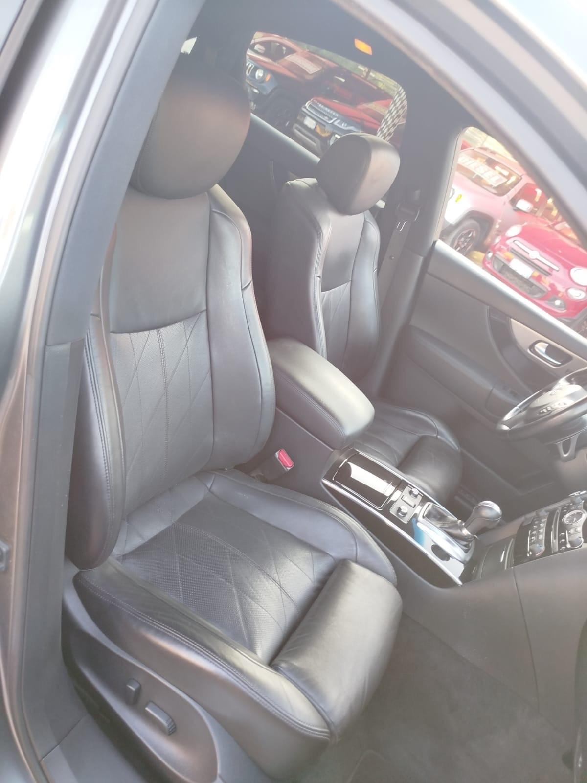 Infiniti QX70 3.0 diesel V6 AT S Premium