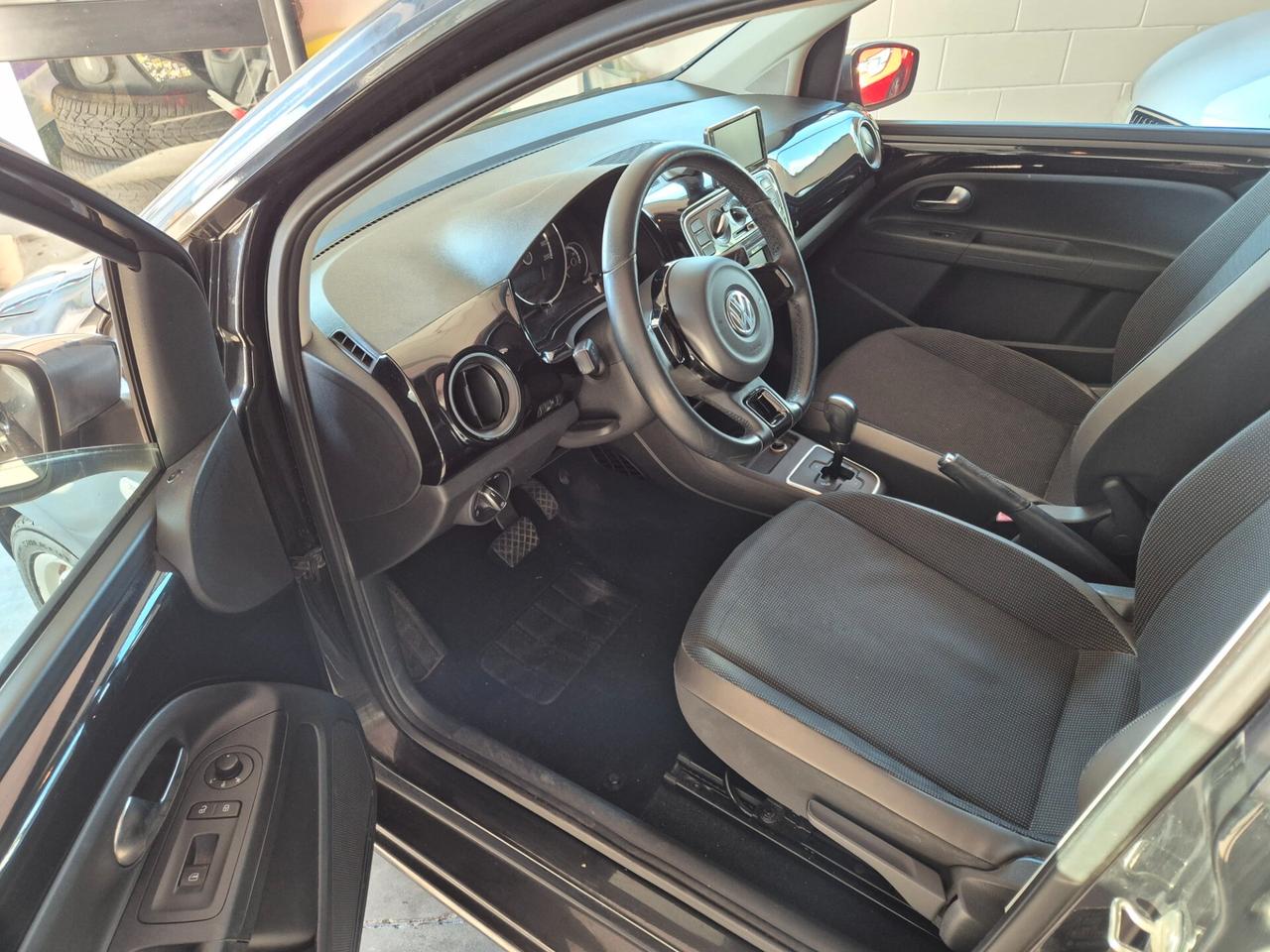 Volkswagen up! 1.0 5p. move ASG