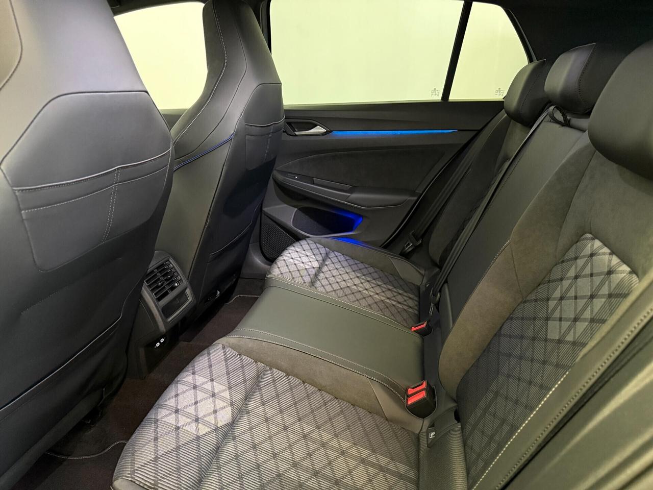Volkswagen Golf 1.5 etsi R-Line Plus 150 Cv Dsg ITALIANA ** PREZZO REALE SENZA VINCOLI DI FINANZIAMENTO **