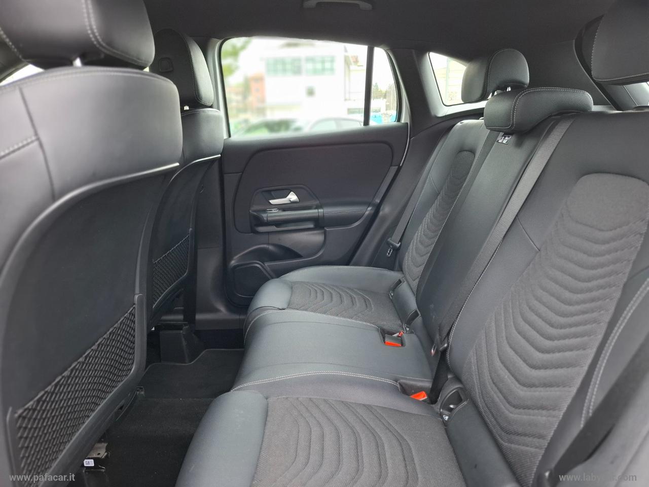 MERCEDES-BENZ GLA 200 d Automatic 4Matic Sport