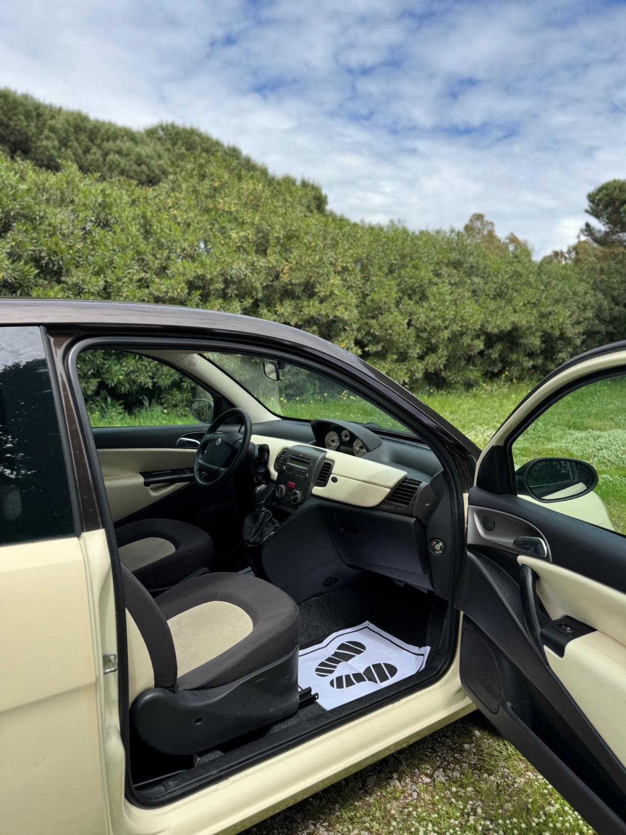 Lancia Ypsilon 1.2 Oro 100