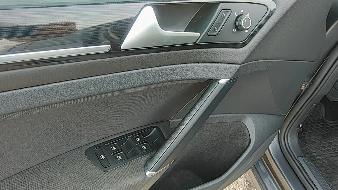 Volkswagen Golf 1.5 TGI DSG 5p. Trendline BlueMotion Technology