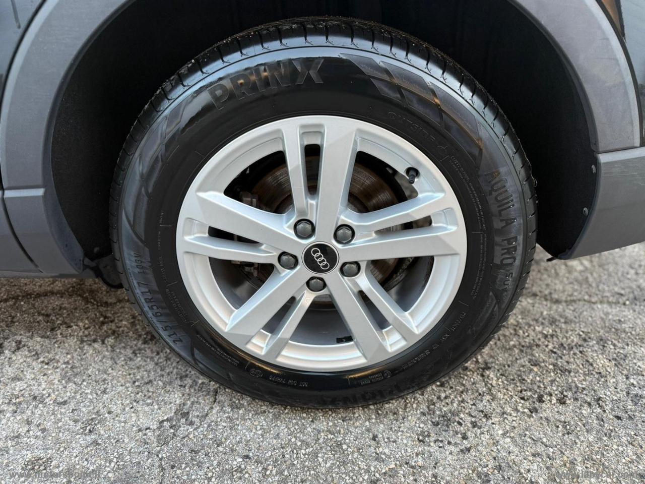 AUDI Q3 35 TDI Business