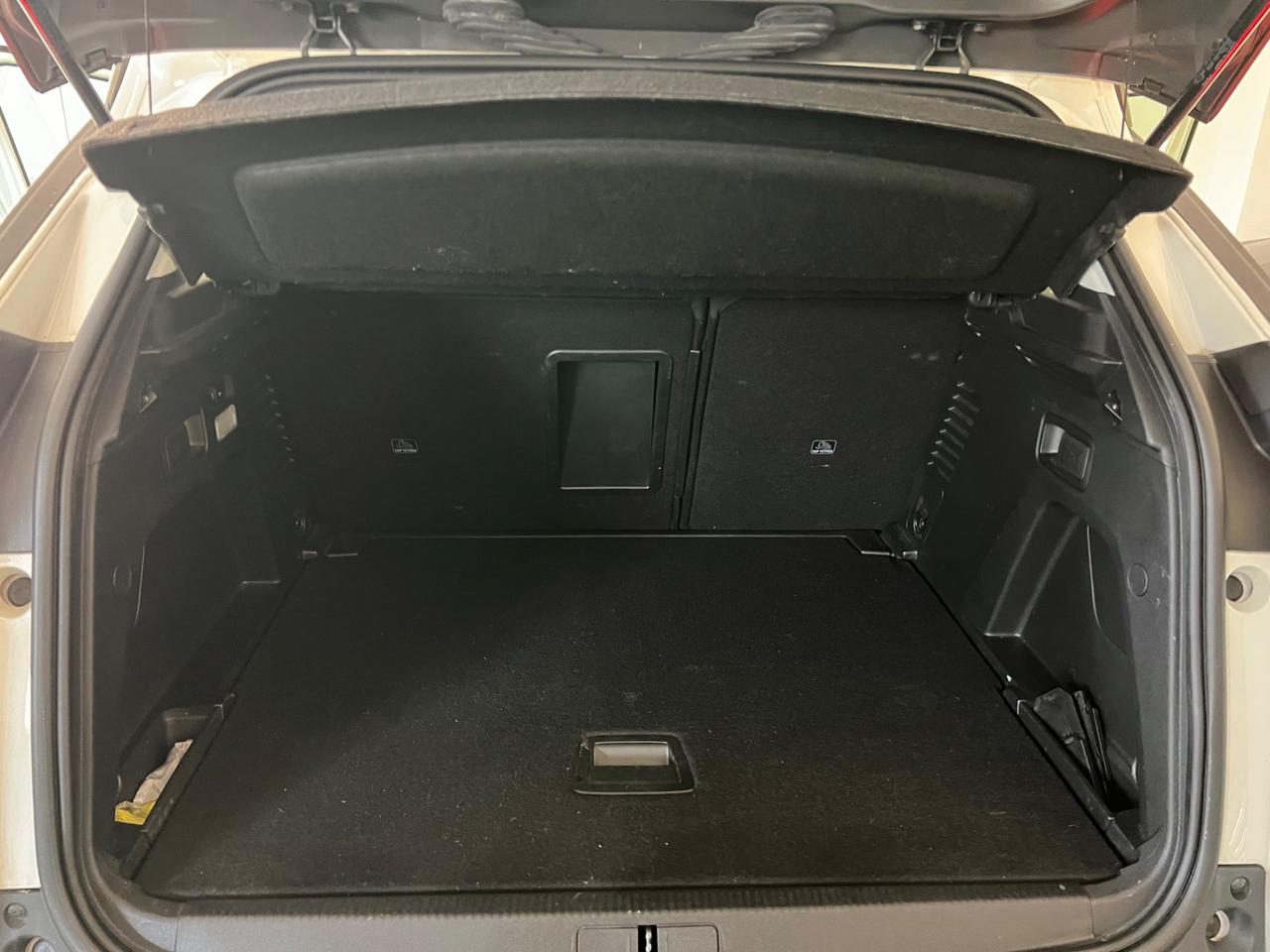 Peugeot 3008 BlueHDi 130 S&S EAT8 Business
