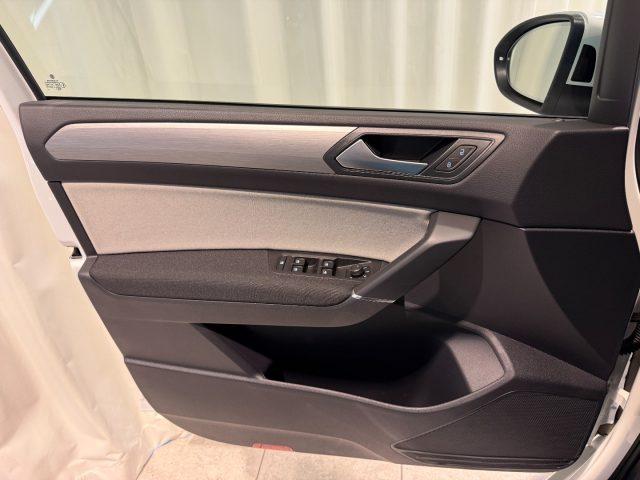 VOLKSWAGEN Touran 1.5 TSI Business Navi 7P DAB+ ACC App Connect