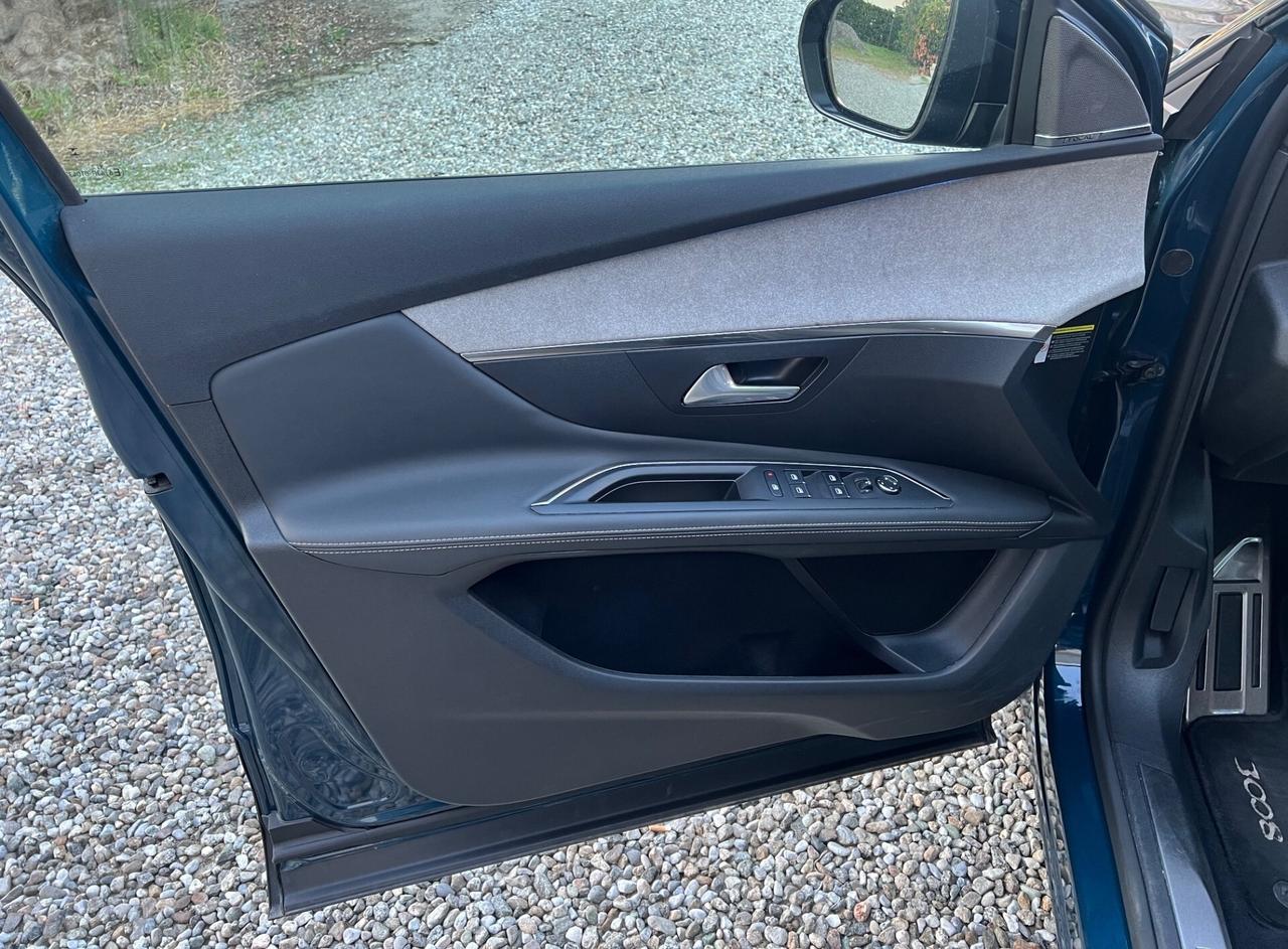 Peugeot 3008 GT 1.6 Hybrid Benzina 181 cv