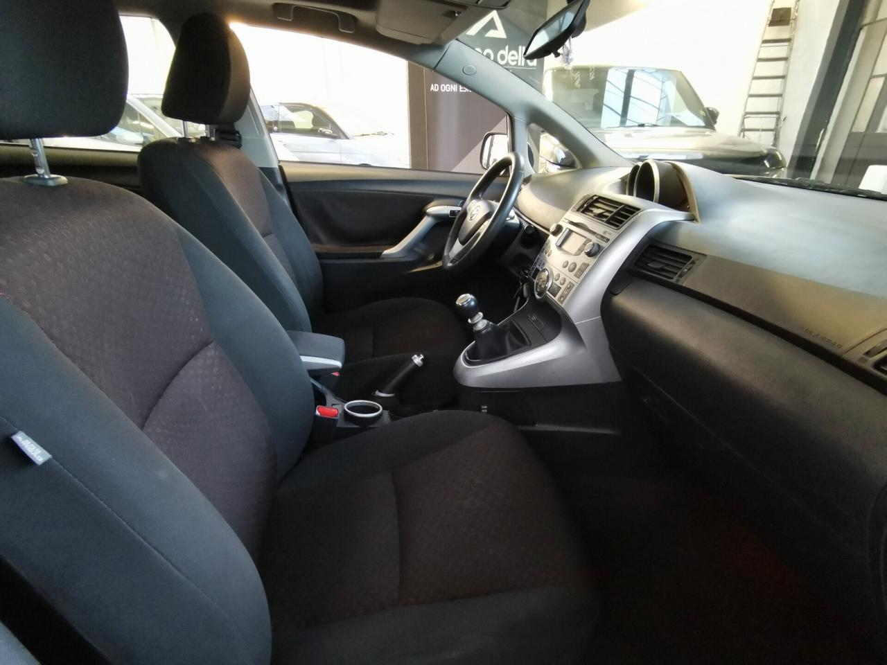 Toyota Verso 2.0 D Style 7 POSTI EURO 5 GARANZIA 12 MESI