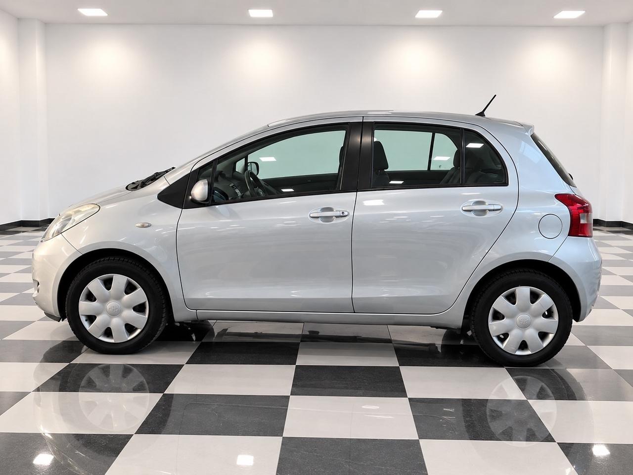 Toyota Yaris 1.0 5 porte Sol