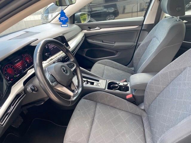 Volkswagen Golf VIII 1.0 eTSI EVO DSG Life 11CV
