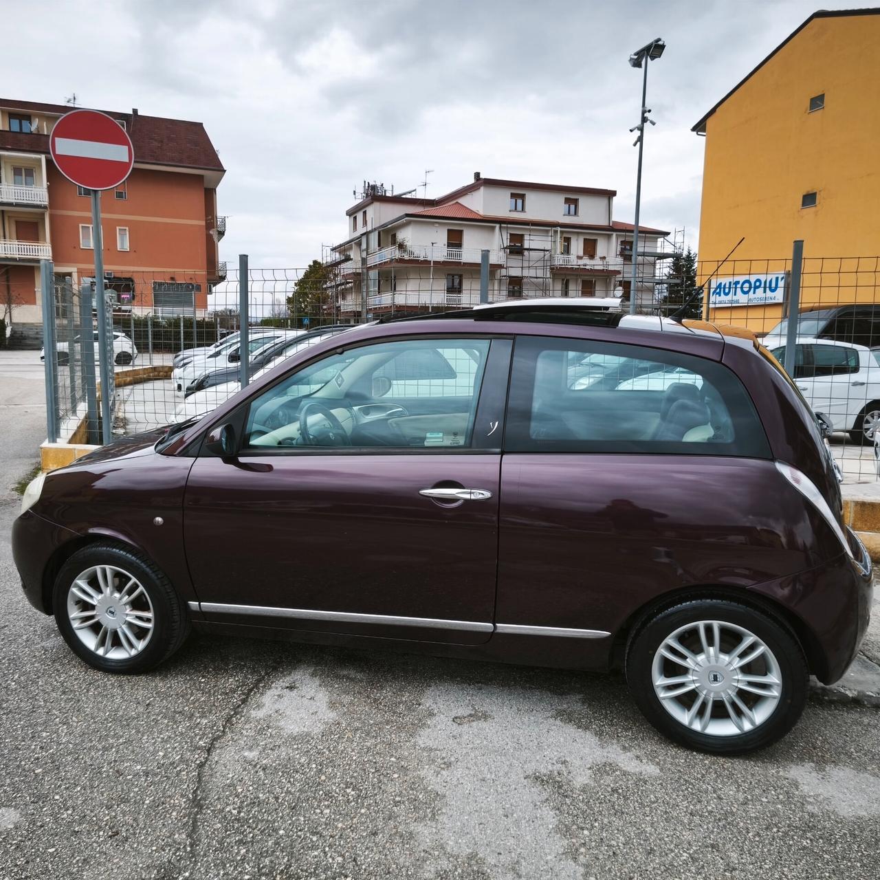 Lancia Ypsilon 1.3 MJT 90 CV Platino