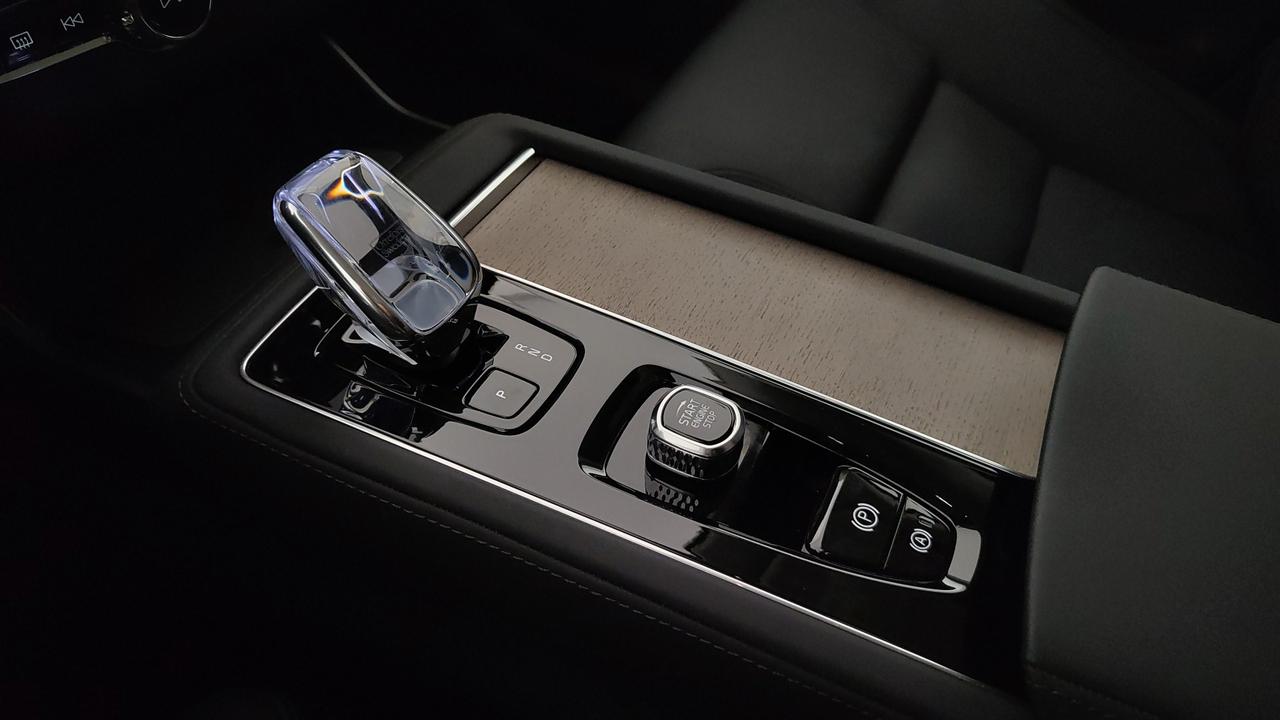 VOLVO XC90 2.0 b5 Plus Bright awd 7p.ti auto