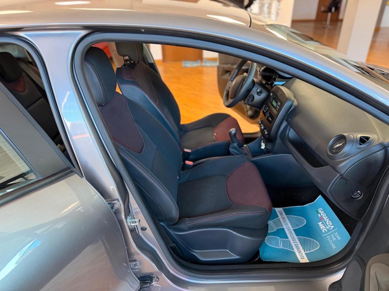 Renault Clio 1.2 75CV 5 porte Wave