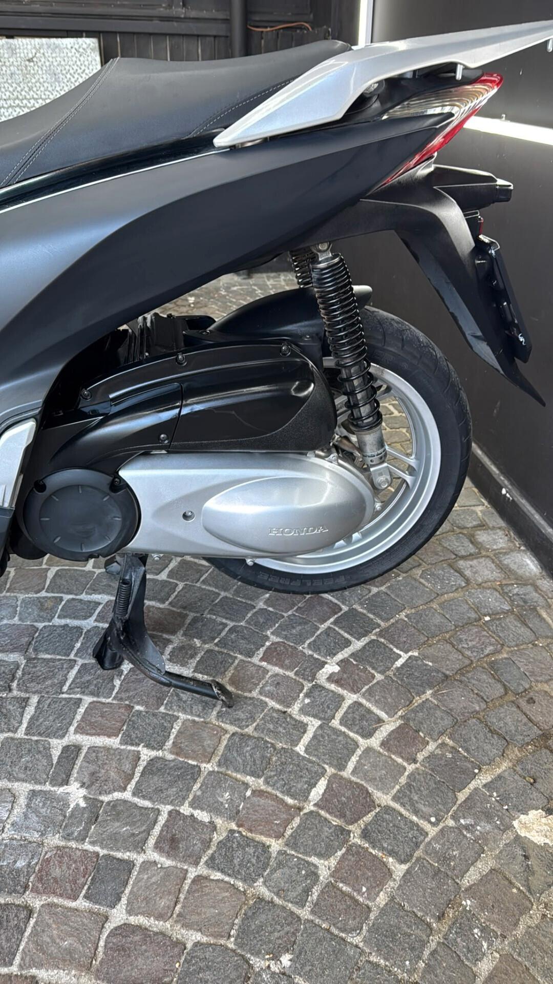 Honda SH 300 Base