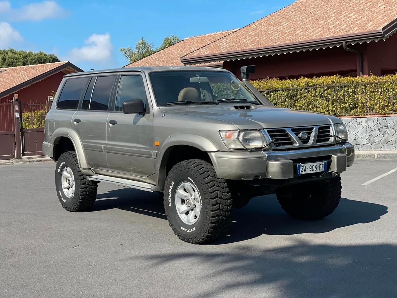 Nissan Patrol 7 posti preparato