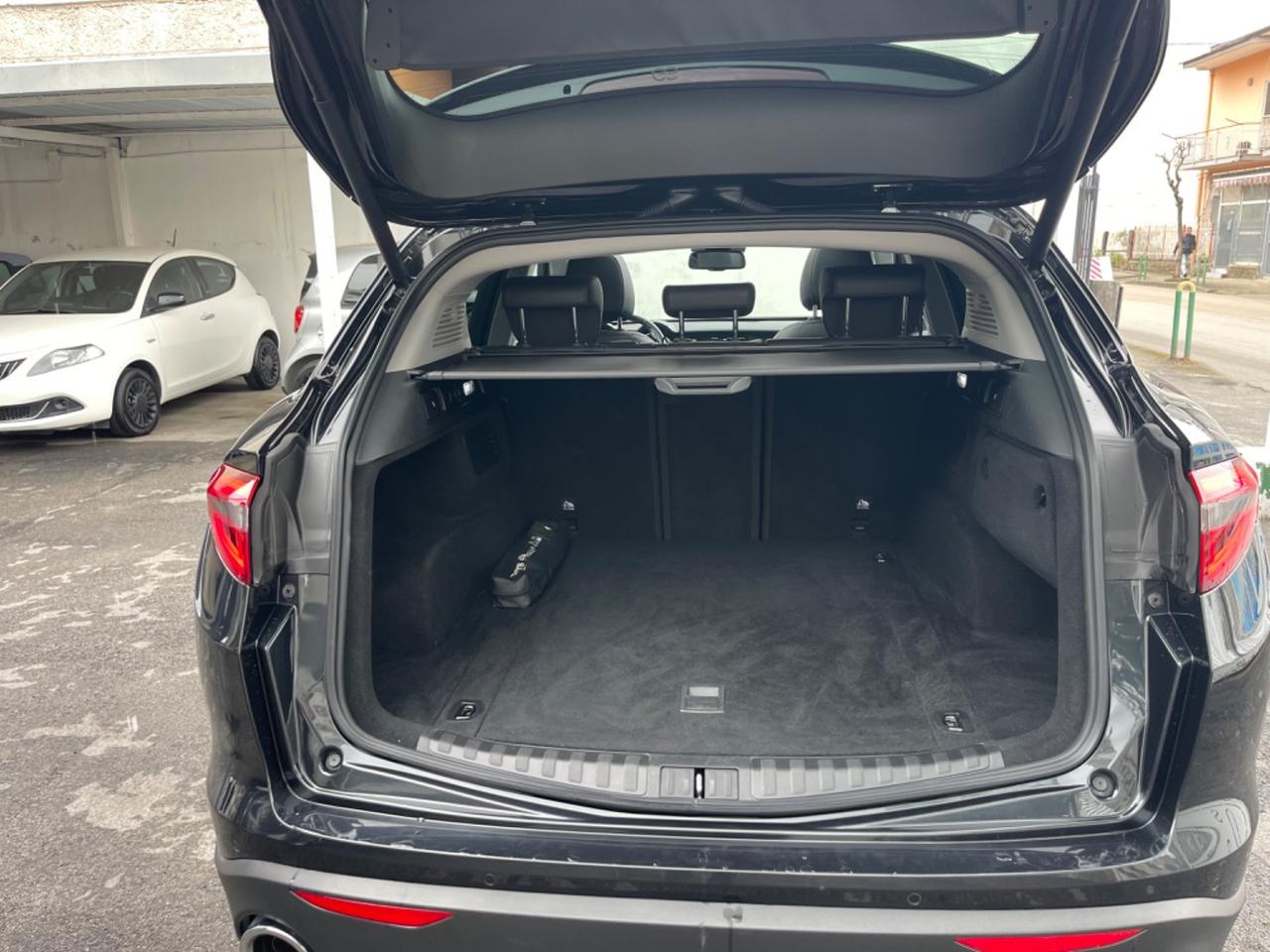 Alfa Romeo Stelvio TETTO APRIBILE 2.2 Turbodiesel 190 CV AT8 Q4 Ti