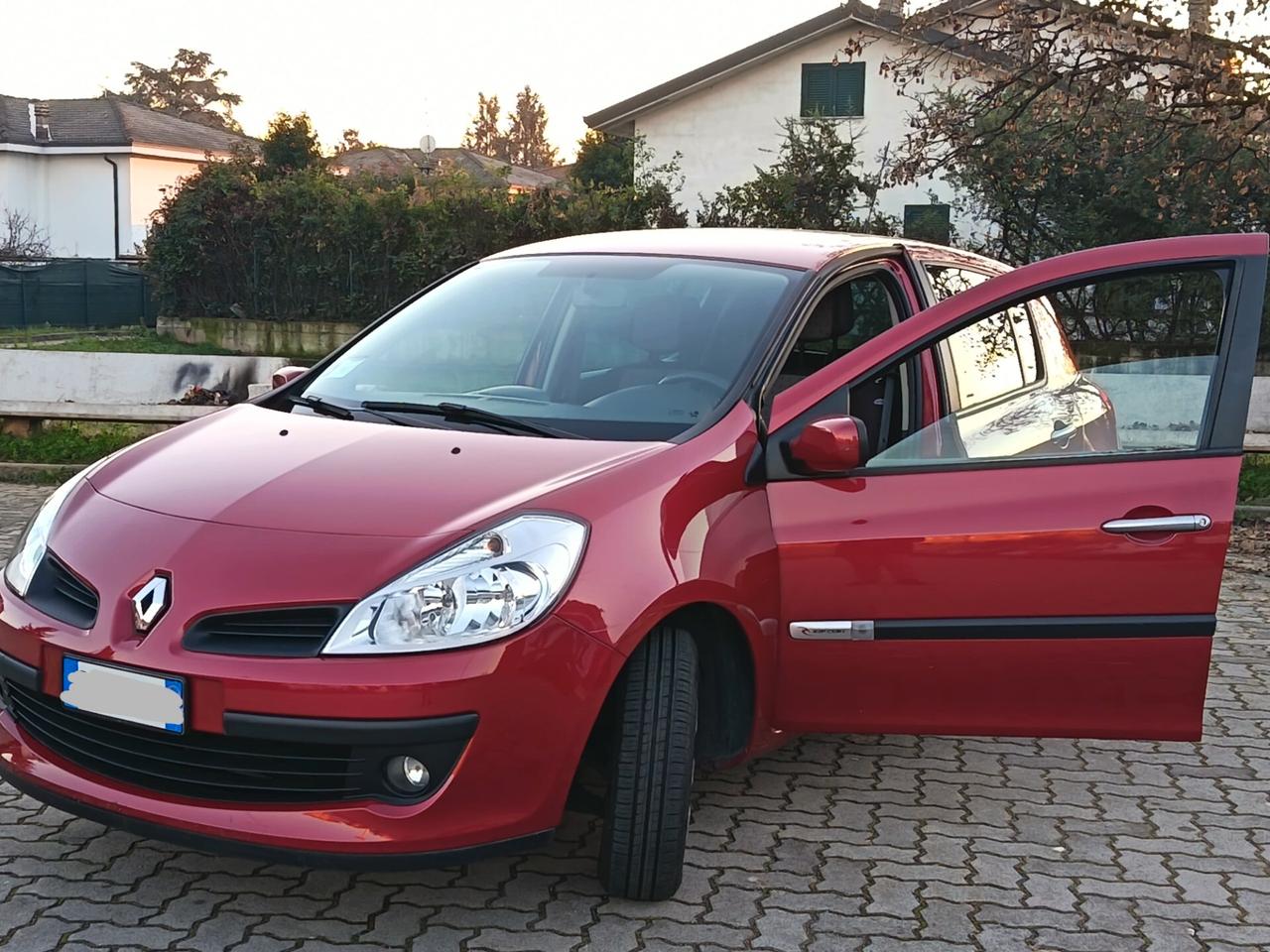 Renault Clio 1.2 16V 5 porte Le Iene