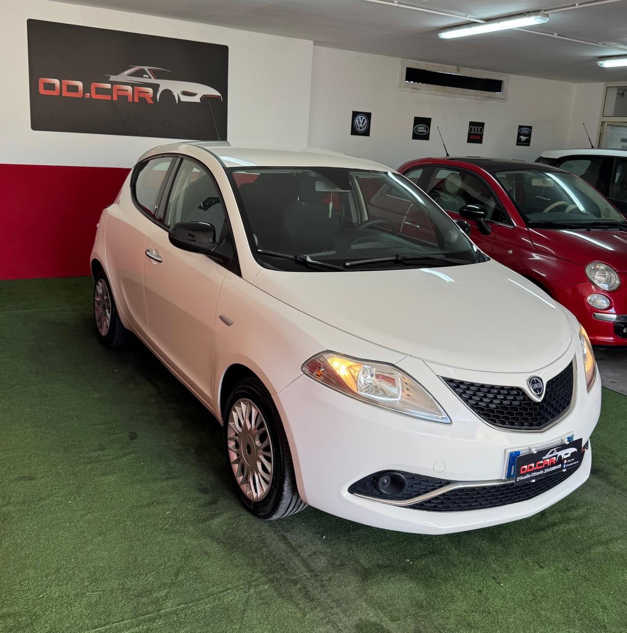 Lancia Ypsilon 1.2 69 CV 5 porte GPL Ecochic Silver