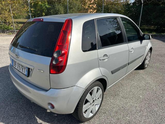 FORD Fiesta 1.4 TDCi 5p. Ghia senza nessun lavoro da fare