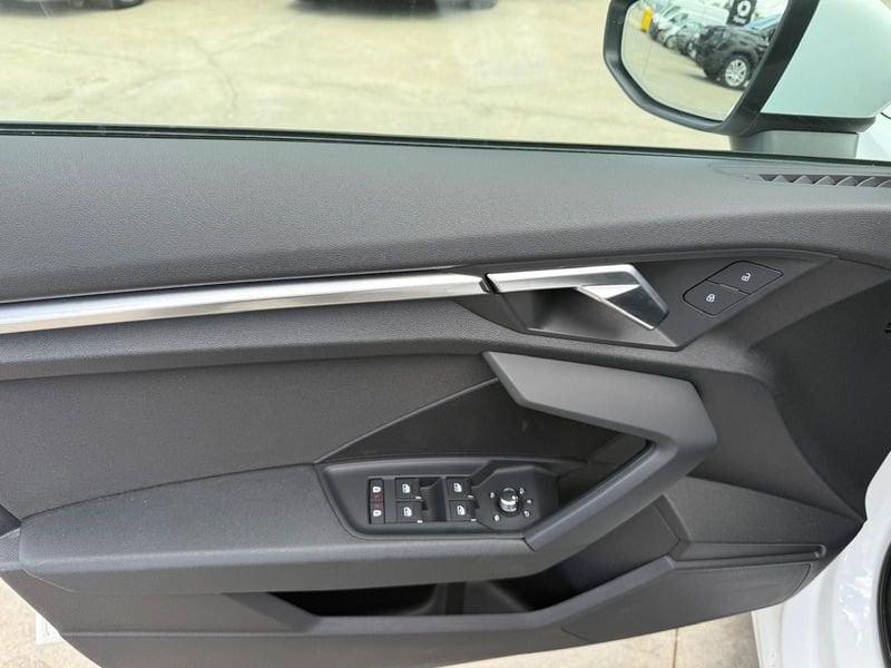 Audi A3 A3 SPB 30 TFSI Business