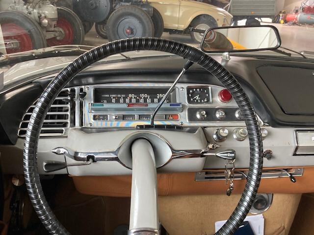 Citroen DS 21 Pallas cambio semiautomatico anno 1968 "cruscotto ad onda bicolore"